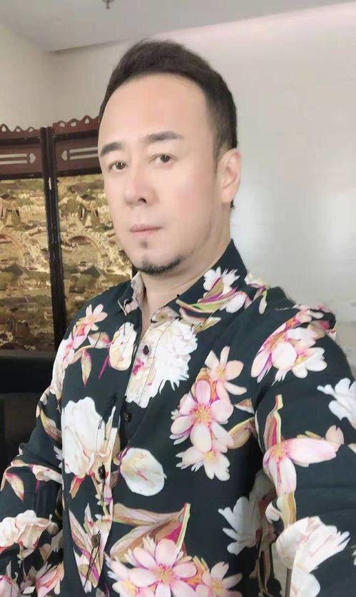娱乐圈资深吃瓜艺人,揭秘幕后风云，笑谈明星八卦